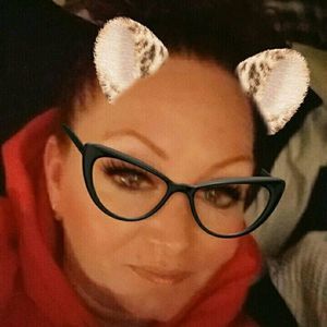 Meet your Posher, Deana